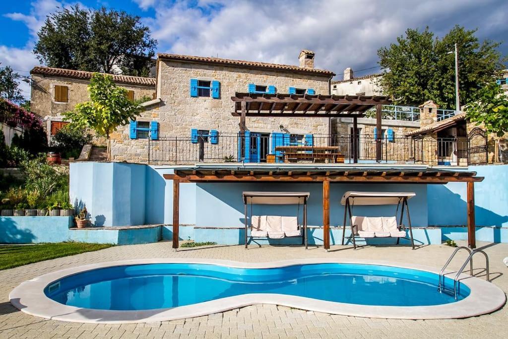 Viera Villa *